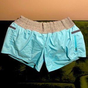 Lululemon tracker shorts